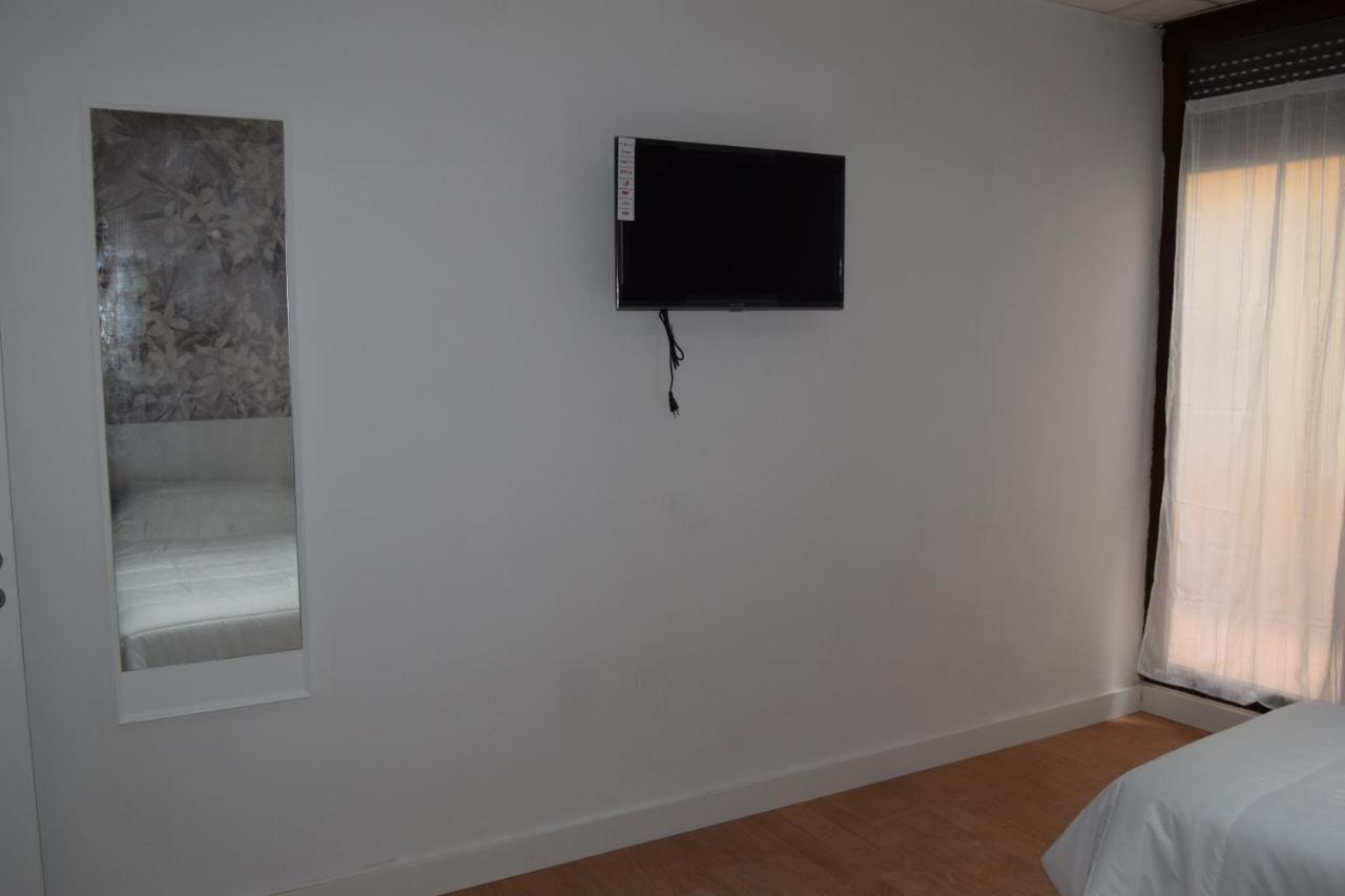 Ontinyent Rooms ภายนอก รูปภาพ